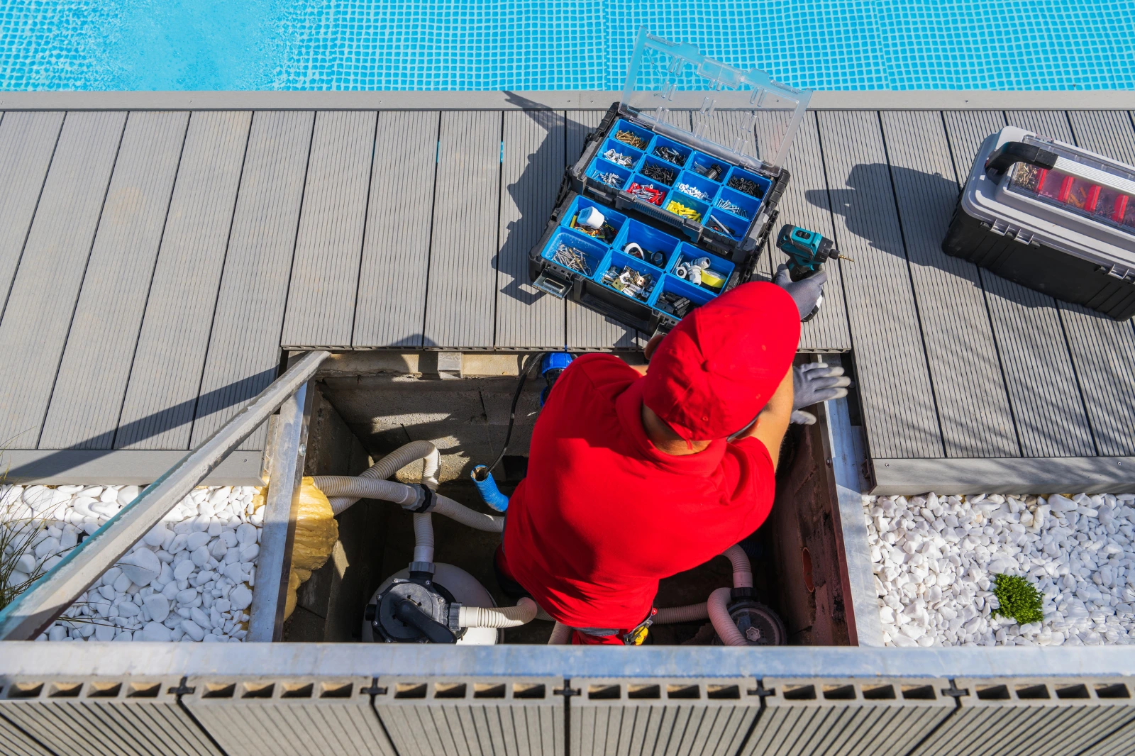 Swimming pool repair services Dubai